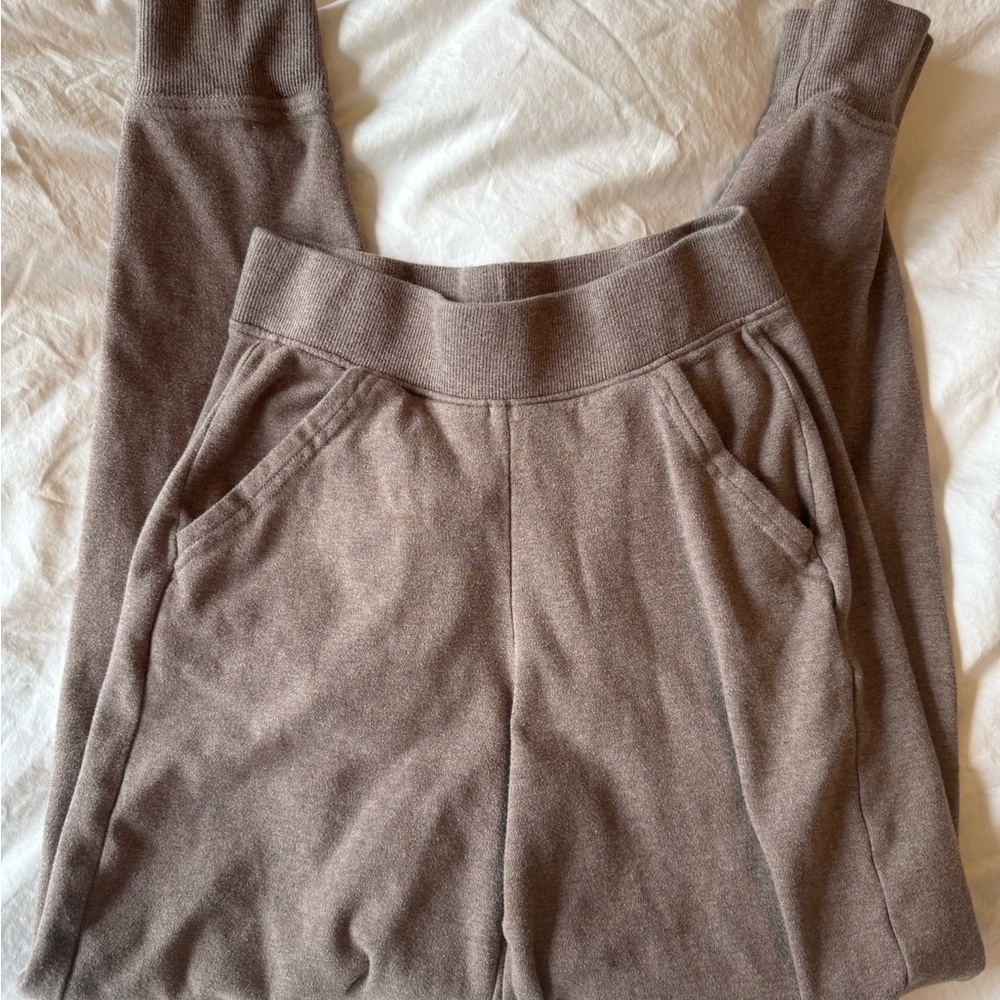 Pact Organic Cotton Airplane Joggers in Taupe Heather - Picture 3 of 8